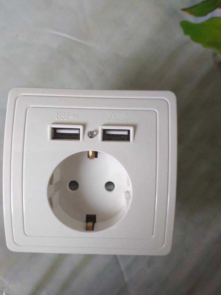 Внутренняя розетка евростандарт с двумя USB портами. купить недорого ...