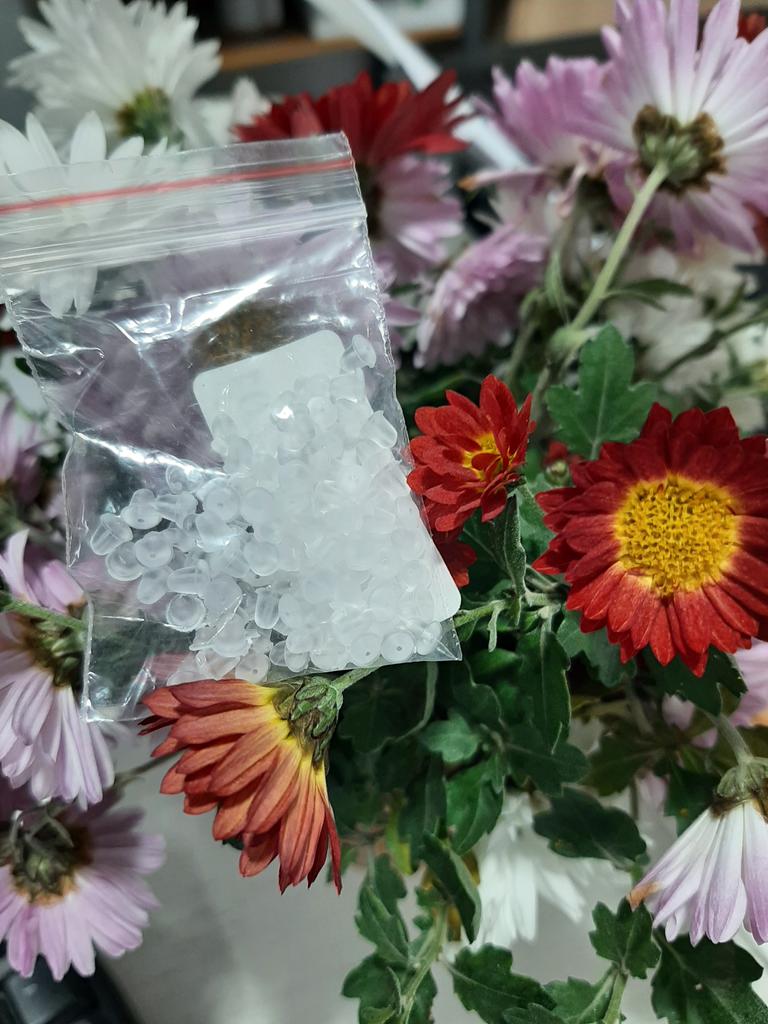 14 paia di orecchini trasparenti per la scuola, orecchini invisibili, in plastica, con scatola, ipoallergenici, orecchini trasparenti per ragazze