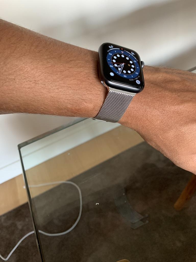 Devia Elegant Series Milanese Loop Roestvrij Staal Bandje voor de Apple  Watch SE (40mm) - Zilver 1-5325045-7 - hoesjesdirect.nl