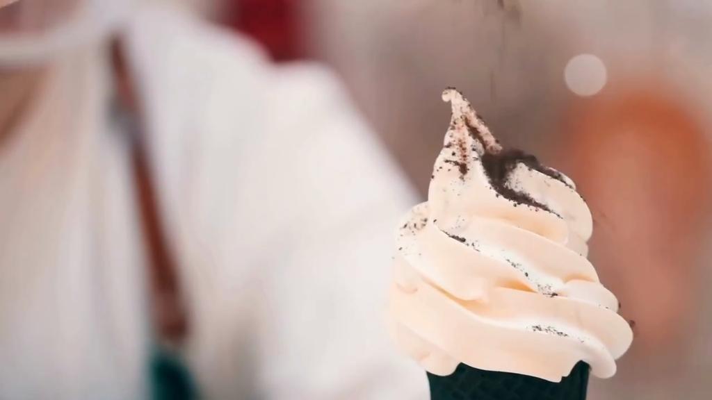 Ice Cream Rolls Ice Cream Rolling Machine Freezer Soft Serve Machine
