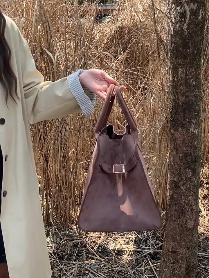 2024 Autumn Winter New Crossbody Women's Bag Fashionable Frosted Shoulder Simple and Versatile Handbag Trendy Design Tote Bag
