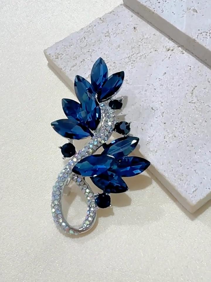 Luxury Crystal Personalized Brooch High-end Women's New Full Diamond Corsage Light Luxury High-end Pin Suit Accessories