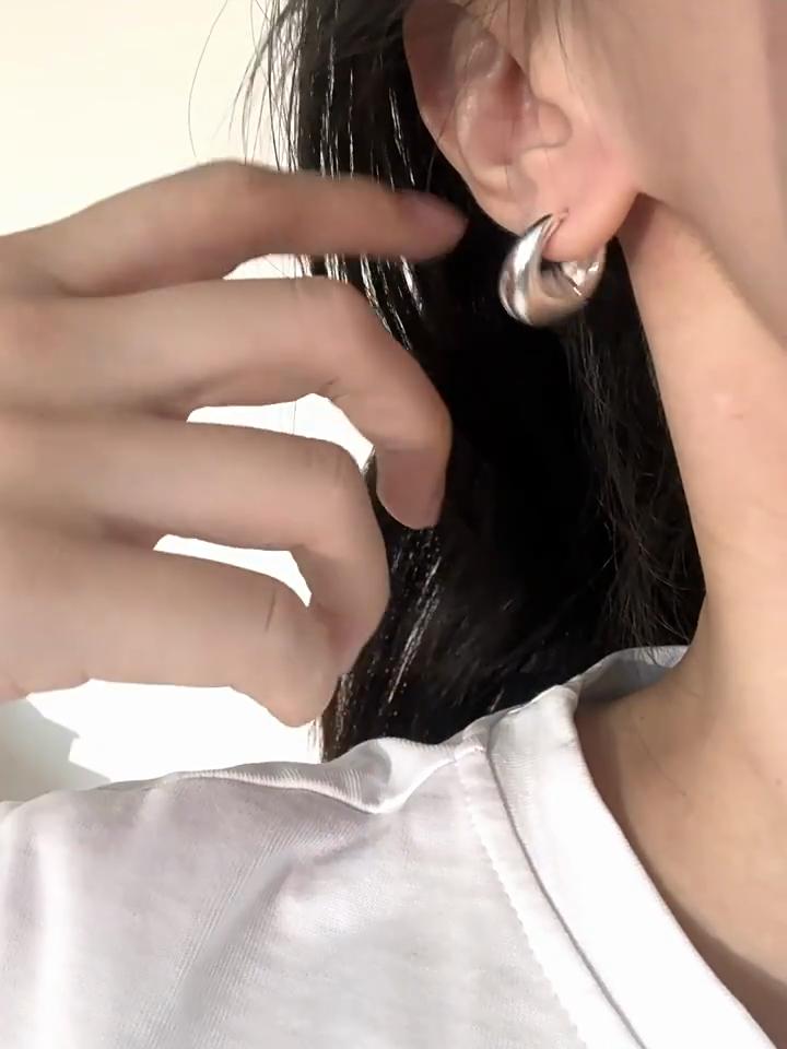 Oval Water Drop Temperament Light Luxury Simple Fashion Buckle Earrings Stud Women Lovely Jewelry Accessories