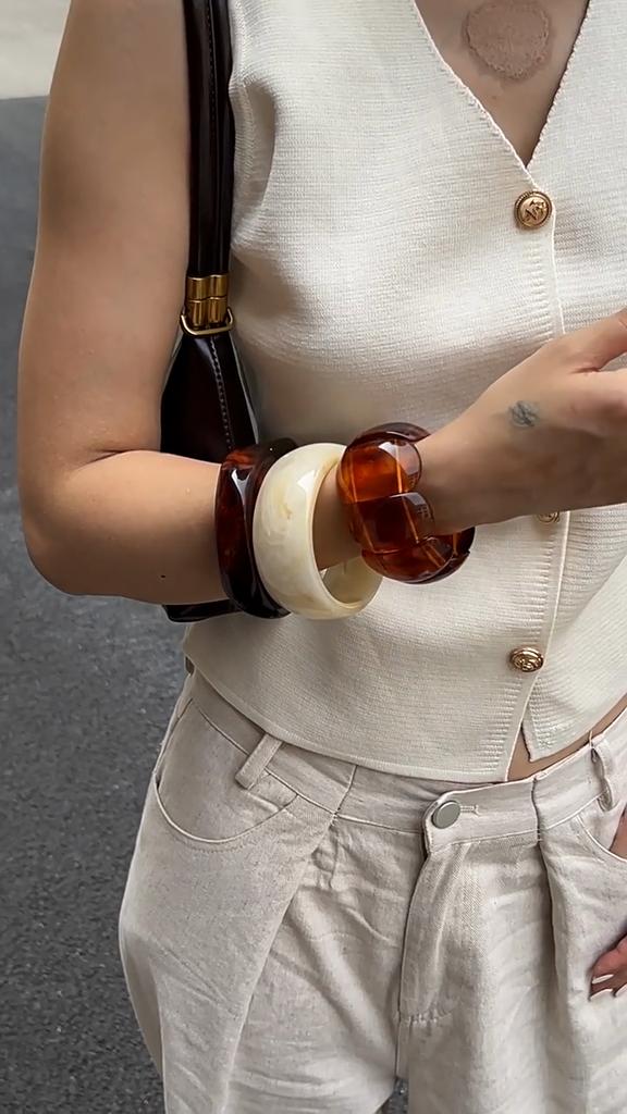 Vintage Brown Stretchy Resin Cuff Charms Bracelets Bangles For Women Acrylic Wide Open Wrist Elastic Geometric Bangle Pulseras