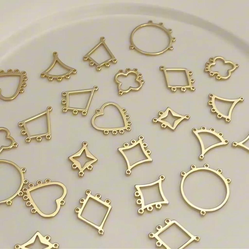 Měděný vějířovitý přívěsek ve tvaru diamantu Love Plum Blossom Geometry Přívěsek pro domácí výrobu šperků Příslušenství