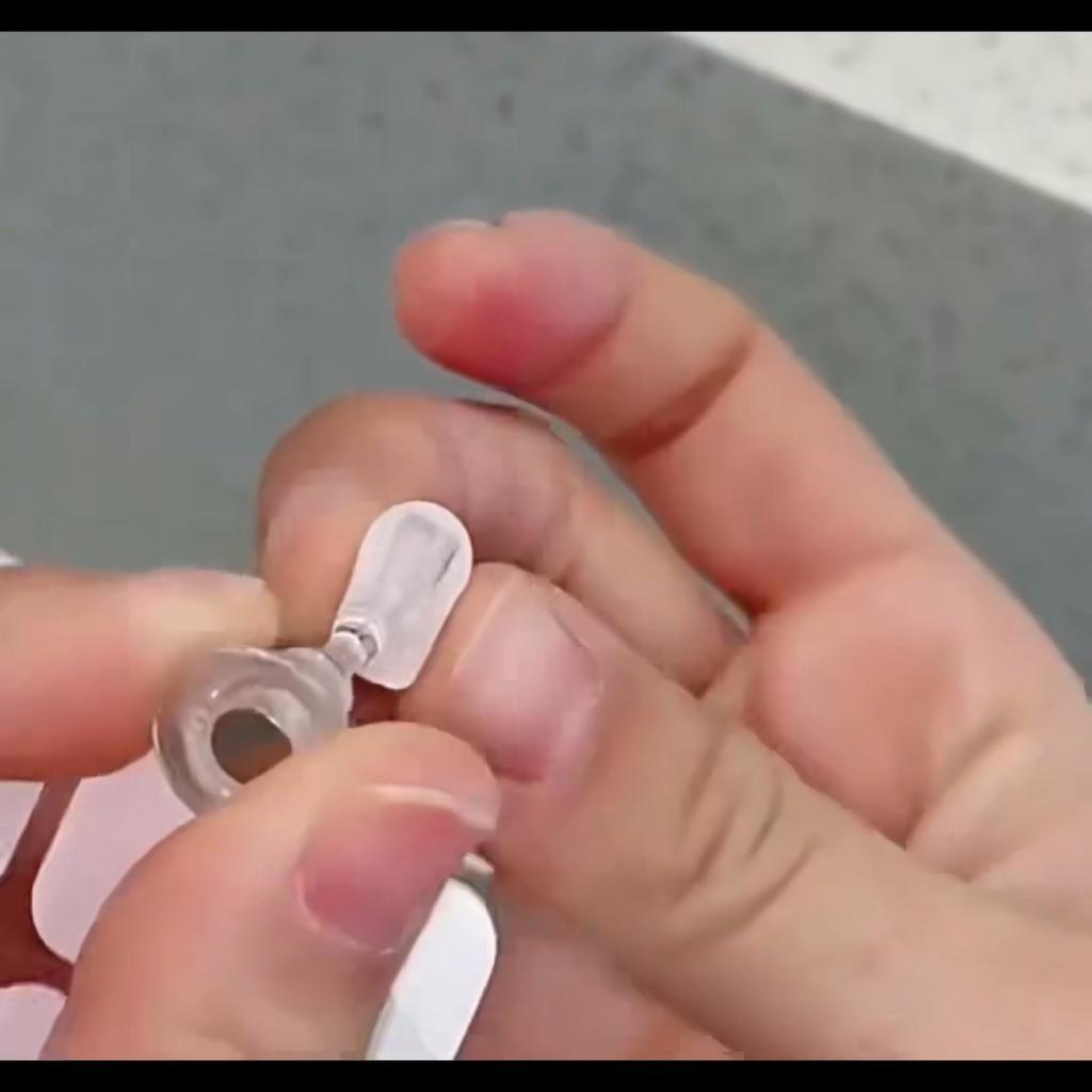 100Pcs Double-Sided Tape for Nail Art Stands Practice Base Fixing, No-Trace Jelly Tape for Wearable Press-On Nails and Display Cards