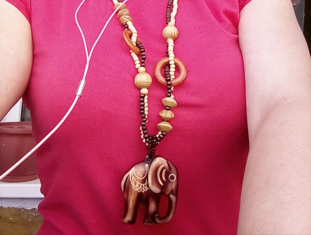 Collana lunga con ciondolo (Gebraucht) in Melano für CHF 1 - mit Lieferung auf kaufen