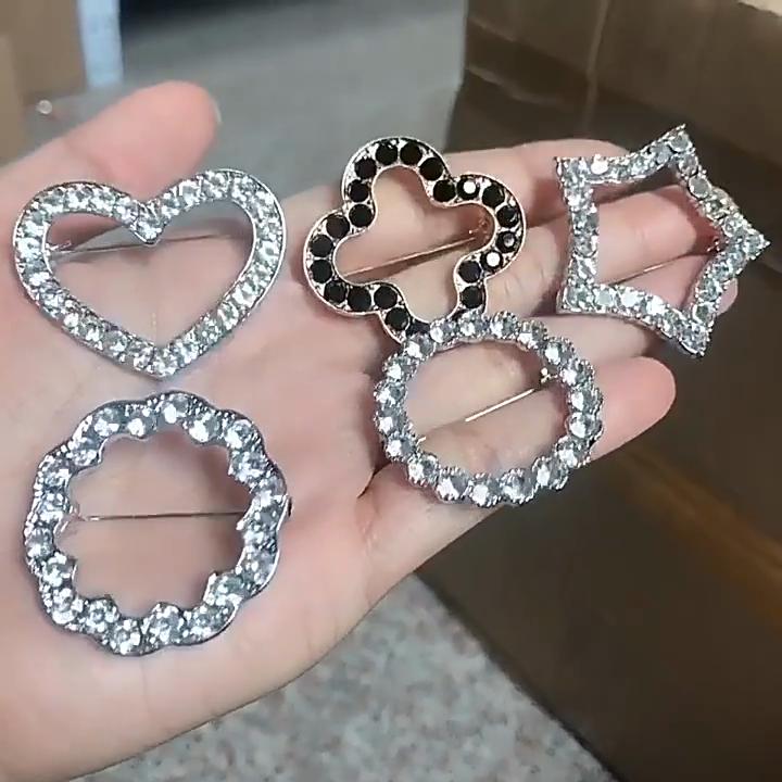 Simple Five-pointed Star Moon Brooch, Fashionable and Versatile, Neckline Pin, Clothing Shirt, Anti-light Fixed Trinkets.