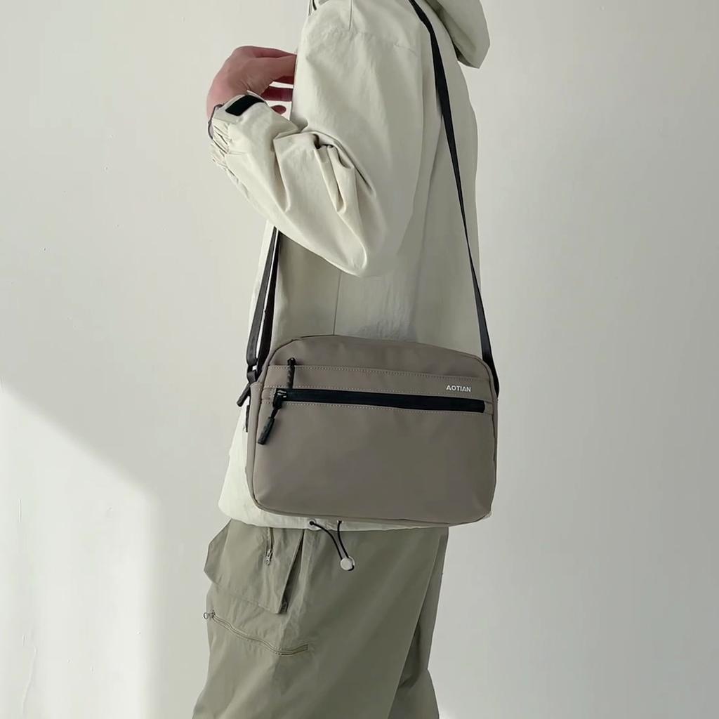 Men's Shoulder Bag Lightweight Outdoor Crossbody Bag