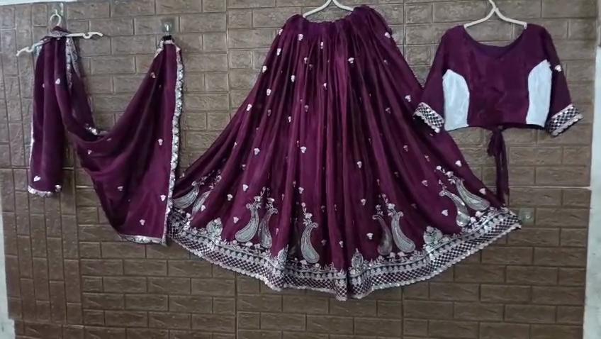 Lehenga Choli Prezentând un lehenga din șifon perfect amestecat pentru sezonul festiv pentru a fermeca aspectul dumneavoastră colecția 2026