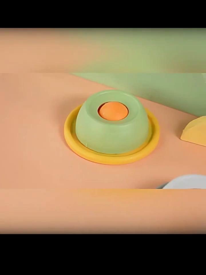 Pet Lick Mat Yogurt Licking Plate Anti-spill Slow Food Plate Feeder for Dogs Cats Promotes Dental Health Bite Resistant Toy