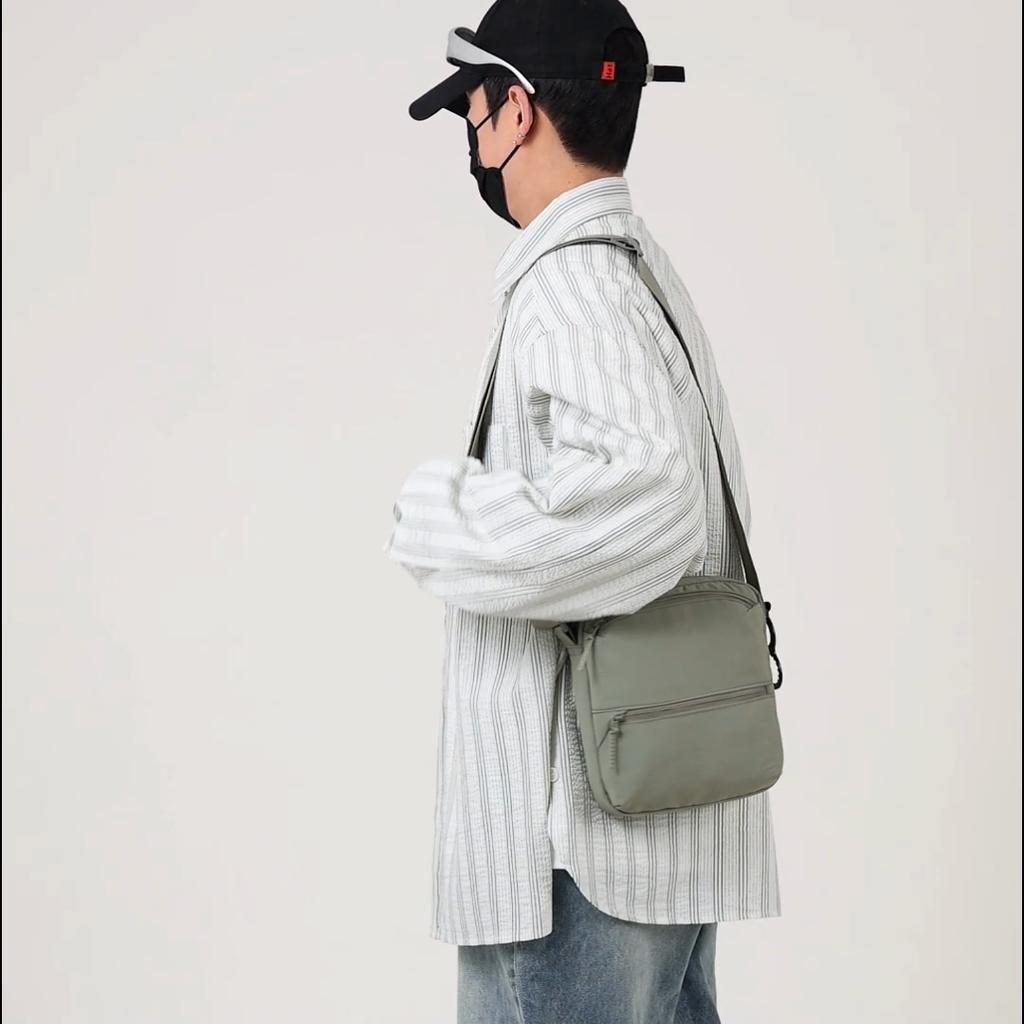 Men's Crossbody Bag Multi-compartment Shoulder Bag Lightweight Commuter Small Square Bag