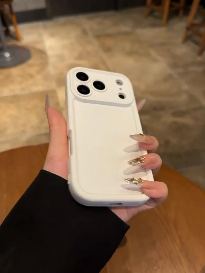Phone case: 2D flat design suitable for iPhone 18 17 16 15 14 13 Pro tiered protective case, crown girl, Christmas and Halloween holiday gift