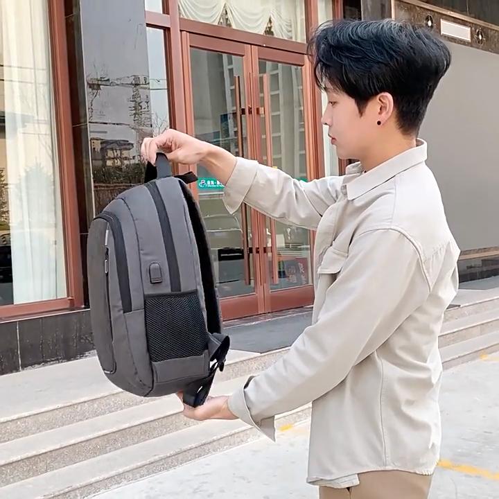 Nový unisexový jednobarevný voděodolný a prodyšný business fashion ležérní všestranný batoh na každý den