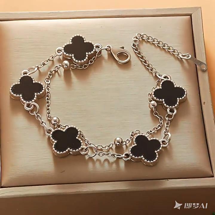 Double-layer Five-flower Four-leaf Clover Bracelet for Women Simple and Fashionable Light Luxury Bracelet