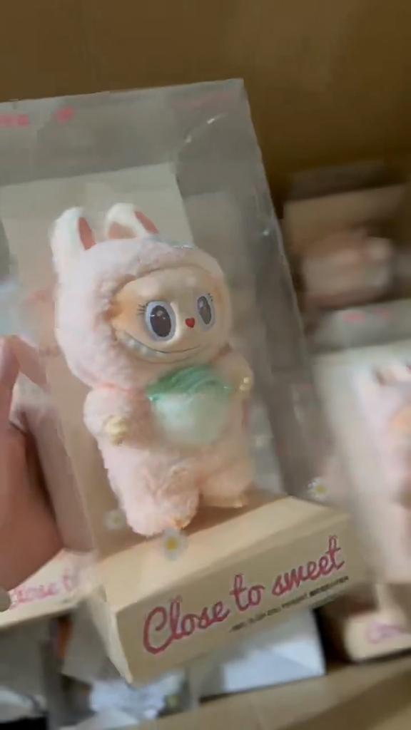 LABUBU Limited Kawaii Rosa Mokoko 1. Vårblomst Kjæreste Vinyldukke Ryggsekk Anheng Dekor Dukke Vår Vill Dukke Bil Anheng Samleobjekt