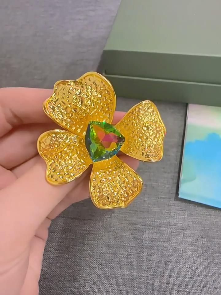 Premium Sense Metal Flower Brooch Clothing Summer Women's Bag Decoration Pendant Hat Fixing Pin Wholesale Jewelry