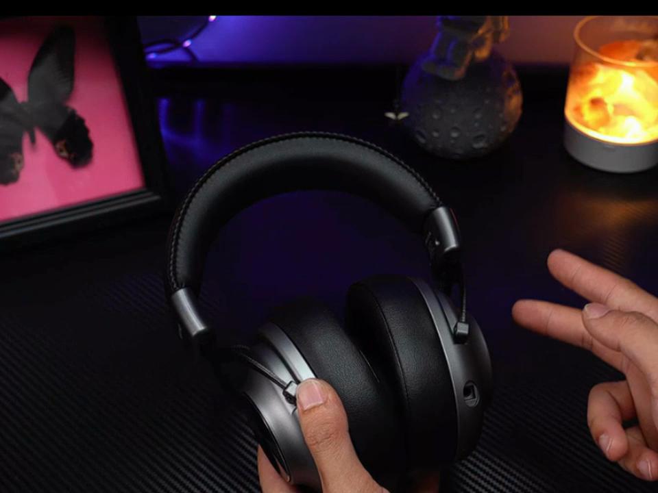KINYO Gaming Headset, Wireless Bluetooth E-Sports Headphones, 2.4G Microphone, Black, Type-C Charging