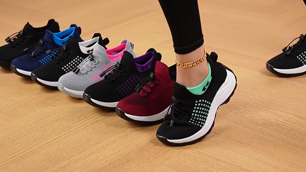 Non-slip Large Size Women's Shoes Fashionable Mother's Shoes Socks Shoes Casual Flying Knit Sports Shoes Light Rocking Shoes
