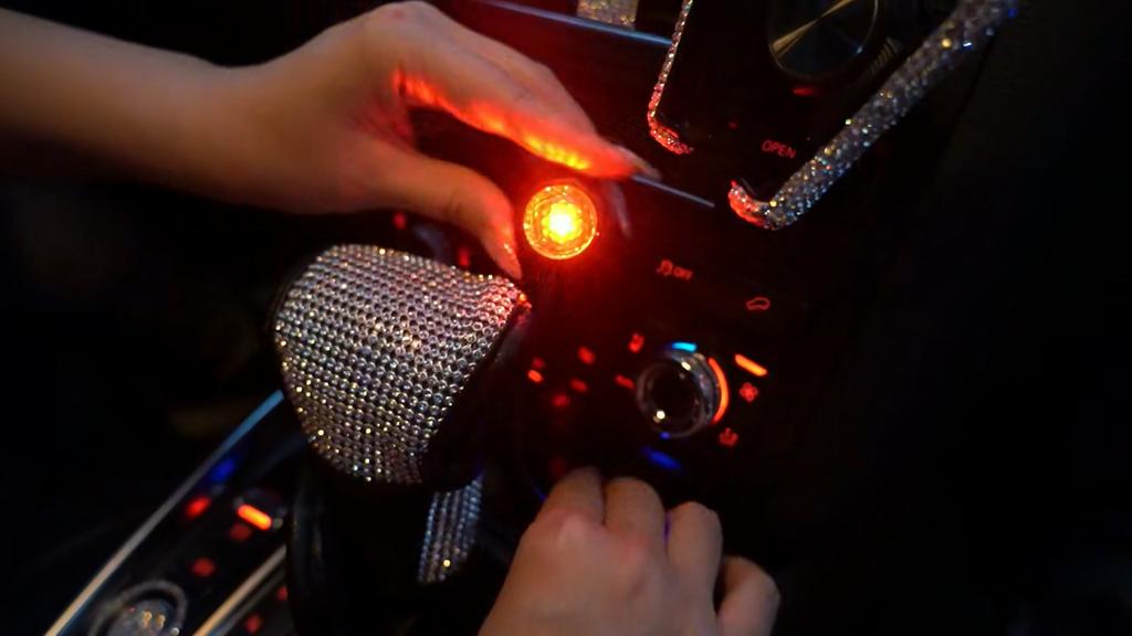 אורות אווירה לרכב 3W אורות מקרן גג לרכב אור DJ אור דיסקו מסיבה מנורת קישוט אווירה מנורת USB יציאת RGB אוטומטי קישוט אורות סאונד