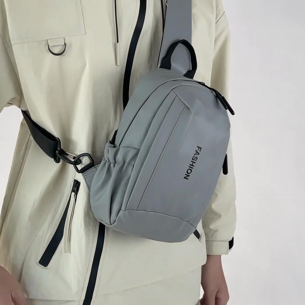 Men's Chest Bag Water-repellent Crossbody Bag Business Bag Multi-functional Shoulder Bag