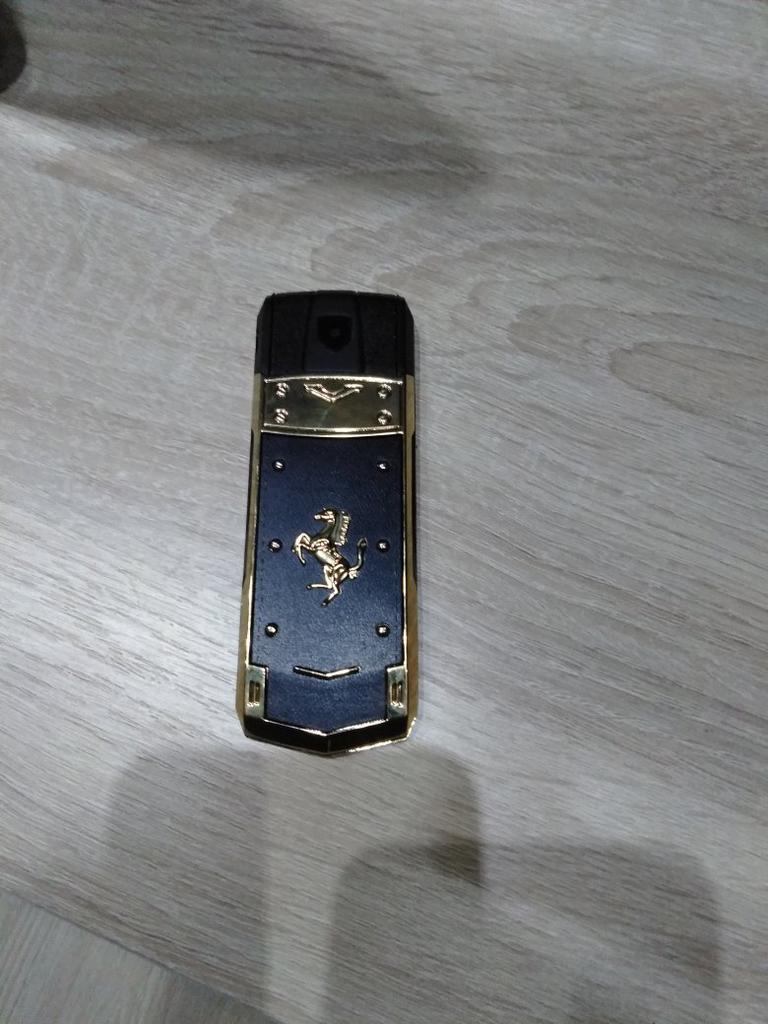 Telefono cellulare VERTU V9 metallo nero telefono da bar di lusso Telefono cellulare VERTU V9 metallo nero telefono da bar di lusso