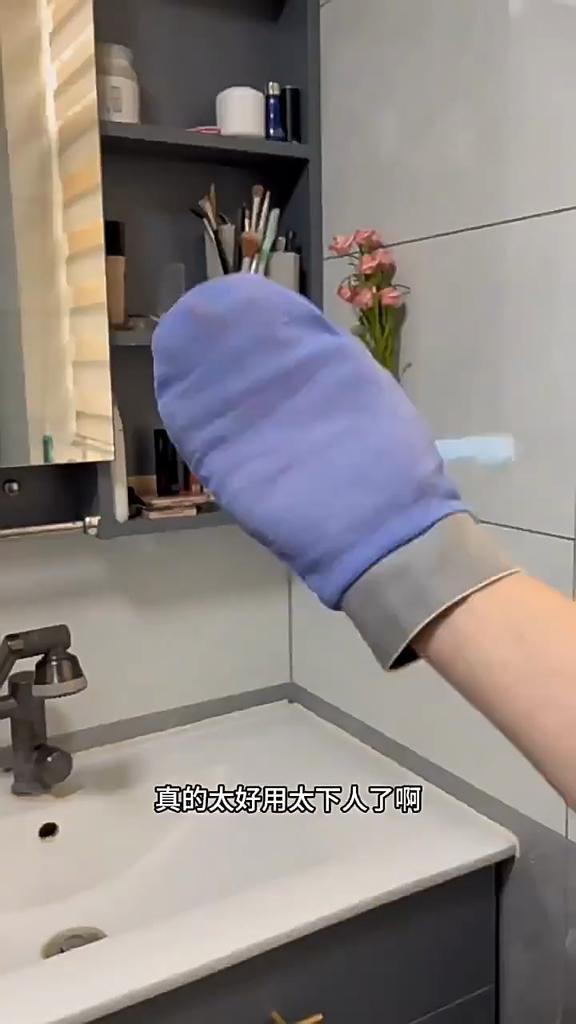 Coarse-Grit Exfoliating Bath Glove Single-Layer for Deep Cleansing Dead Skin Removal Bathing Mitt for Adults