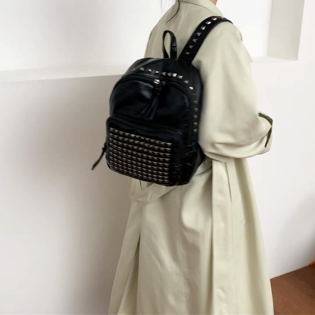 Large Capacity Travel Backpack Women Rivet Punk Backpack