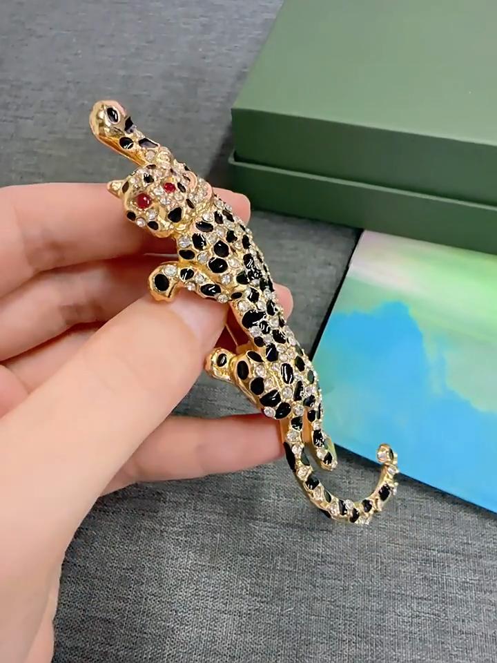 European and American Alloy Diamond-encrusted Leopard Clothing Pin Men's Blazer Corsage High-end Animal Dress Brooch