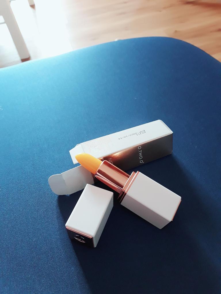 O Two O Colors Ever Changing Lip Balm Lipstick Long Lasting Hygienic Moisturizing Lipstick Buy From 3 On Joom E Commerce Platform