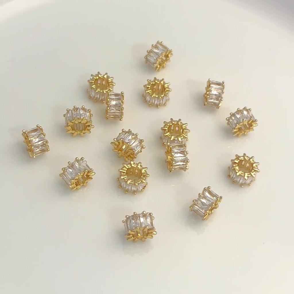 Miedziany mikro inkrustowany cyrkonowy koralik oddzielony Passepartout wisiorek do wyrobu biżuterii DIY