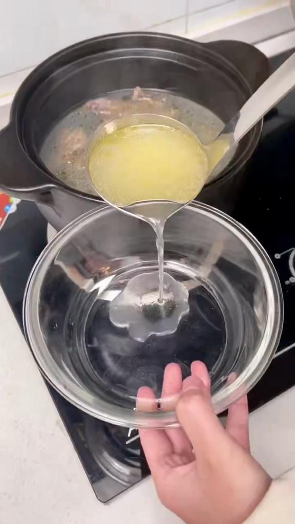 Stainless Steel Soup Fat Oil Separator Ladles Skimmer Spoon Soup Colander for Kitchen with Heat Insulation Anti-scalding