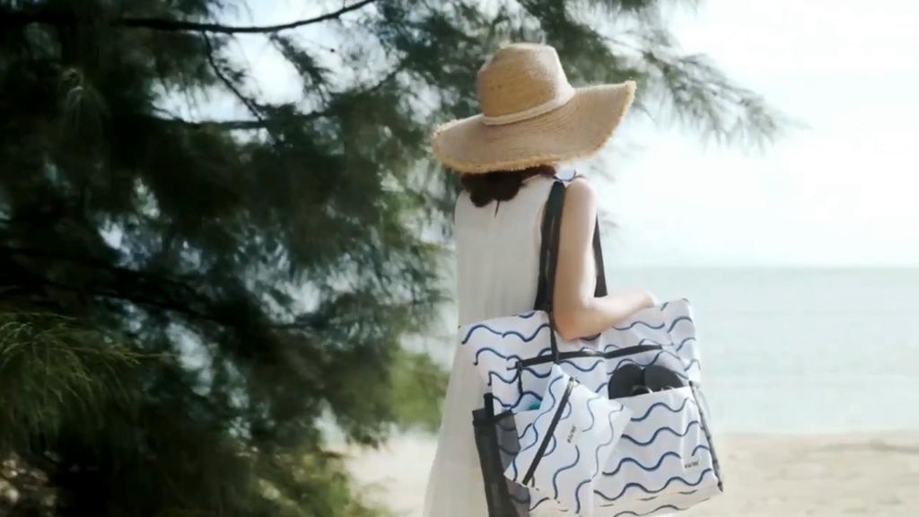 Summer Beach Tote Bag Foldable Large Capacity Swimming Storage Bags Lightweight Portable Travel Pouch Bag for Outdoor Vacation