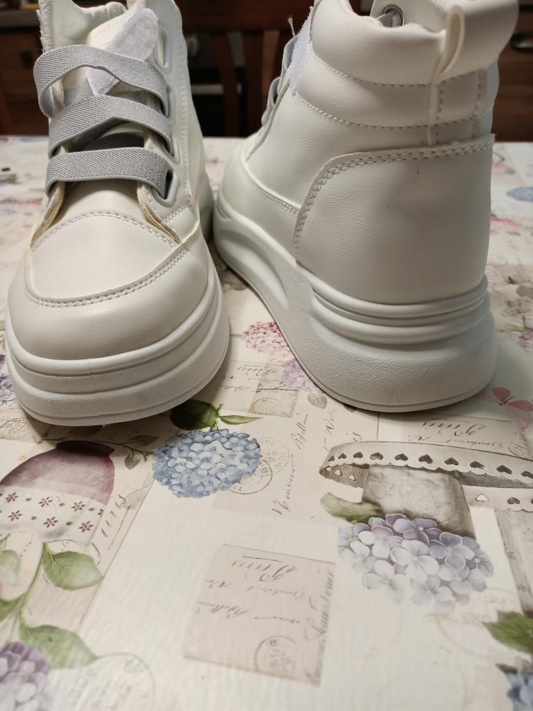 Ins Versione coreana Scarpe bianche alte Donna 2021 Primavera Nuovo pan di  spagna a suola spessa Scarpe da tavolo per studenti Scarpe da corsa  femminili acquista in modo economico — spedizione gratuita,