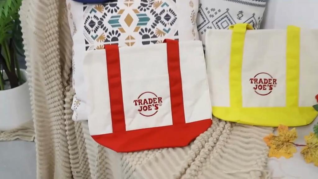 Trader Joe'S Women'S Floral Tote Bag - Stylish & Spacious Beach Bag, Perfect For Summer Vacations, Shopping & Casual Outings