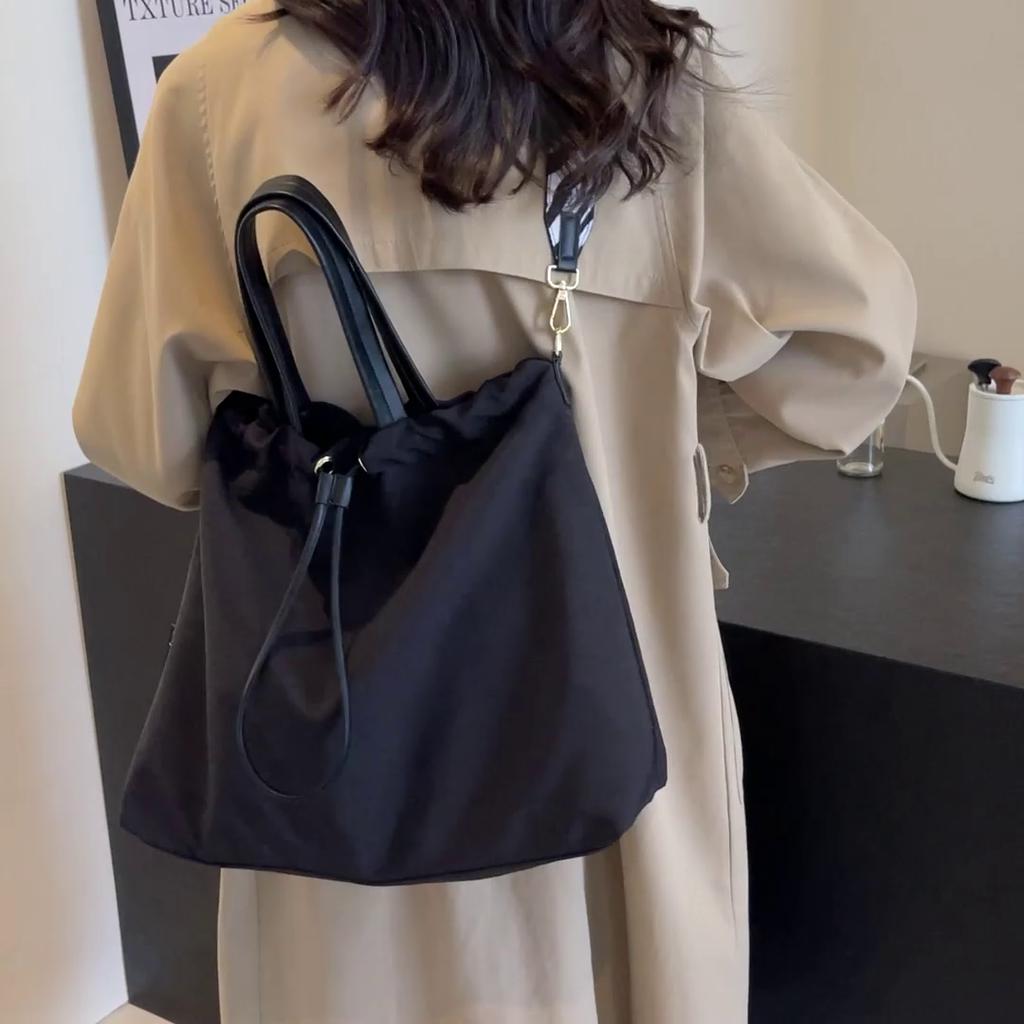 Large Capacity Drawstring Bucket Bag Women's Crossbody Bag Commuter Shoulder Tote Bag
