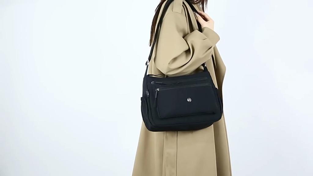 Fashion and Leisure Multi-layer Large-capacity Shoulder Bag New Lightweight Solid Color Simple Small Bag Temperament Commuter Joker Crossbody Bag