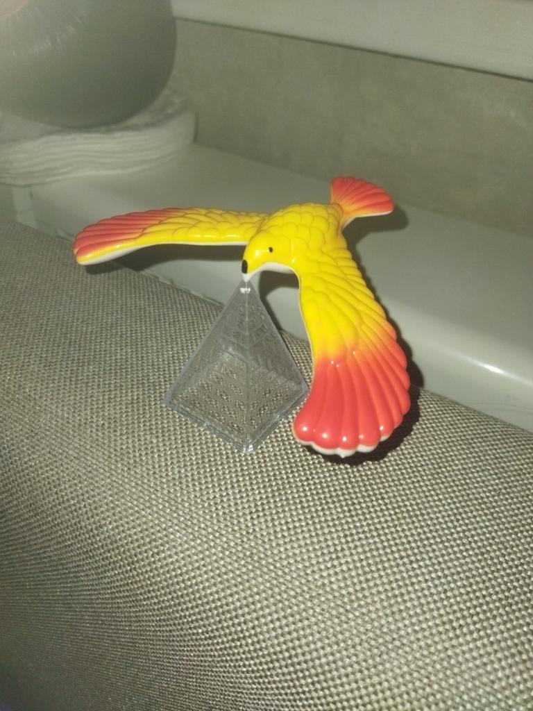 Juguete Pájaro Águila Equilibrista, Figura De Equilibrio Para Dedos, Truco De Fiesta Y Juguete Anti-estrés Con Base De Pirámide