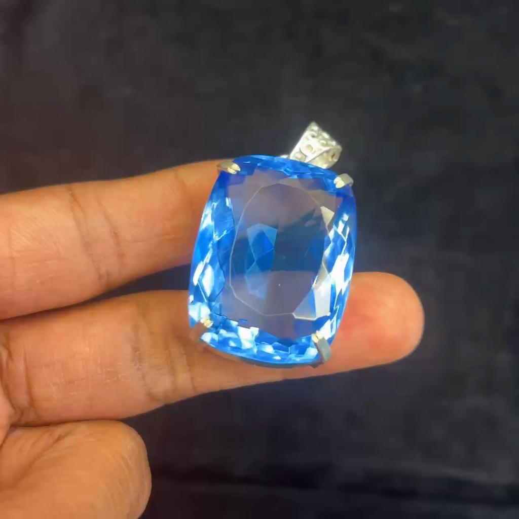 Pandantiv Topaz Albastru Natural Tăietură Perna 113.10 Certificat Argint Sterling 925 Pietre prețioase my-394-k
