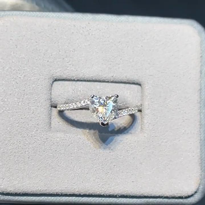 Vinregem 100% 925 Sterling Silver 3EX VVS1 D Color Heart Cut 7 MM 1CT Real Moissanite Diamonds Ring for Women Engagement Fine Jewelry Gifts