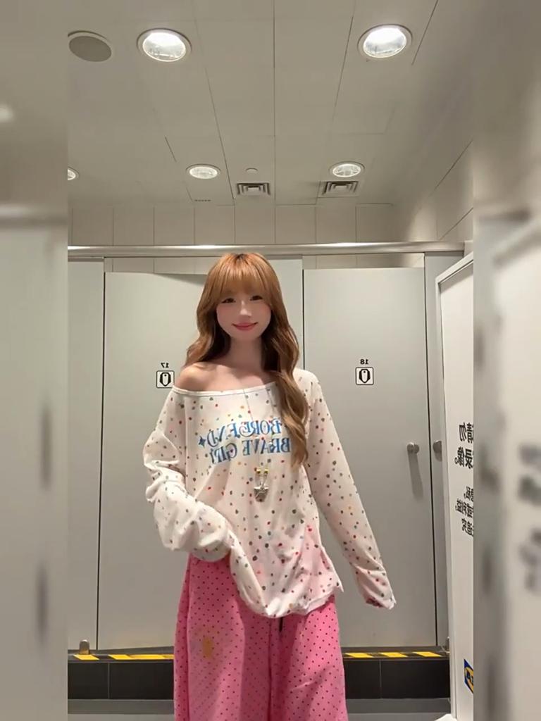 American Retro Slanted Shoulder Colorful Polka Dot Star Long-sleeved T-shirt for Women Spring Loose Versatile Blouse