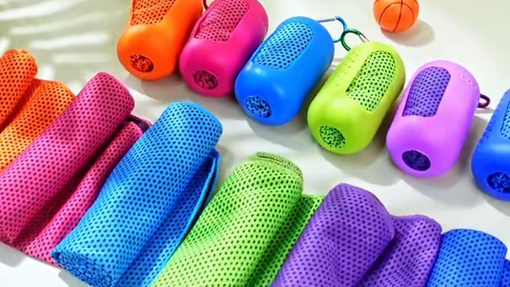 Microfiber Quick Dry Cooling Towel Ice Cold Towel for Sports Fitness Camping Travel Outdoor Activities with Portable Silicone Wrapped Case
