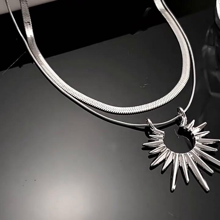Vintage kétrétegű nap medál nyaklánc nőknek elegáns nyitott napraforgó chokers kígyócsont lánc kiegészítők divat ékszerek