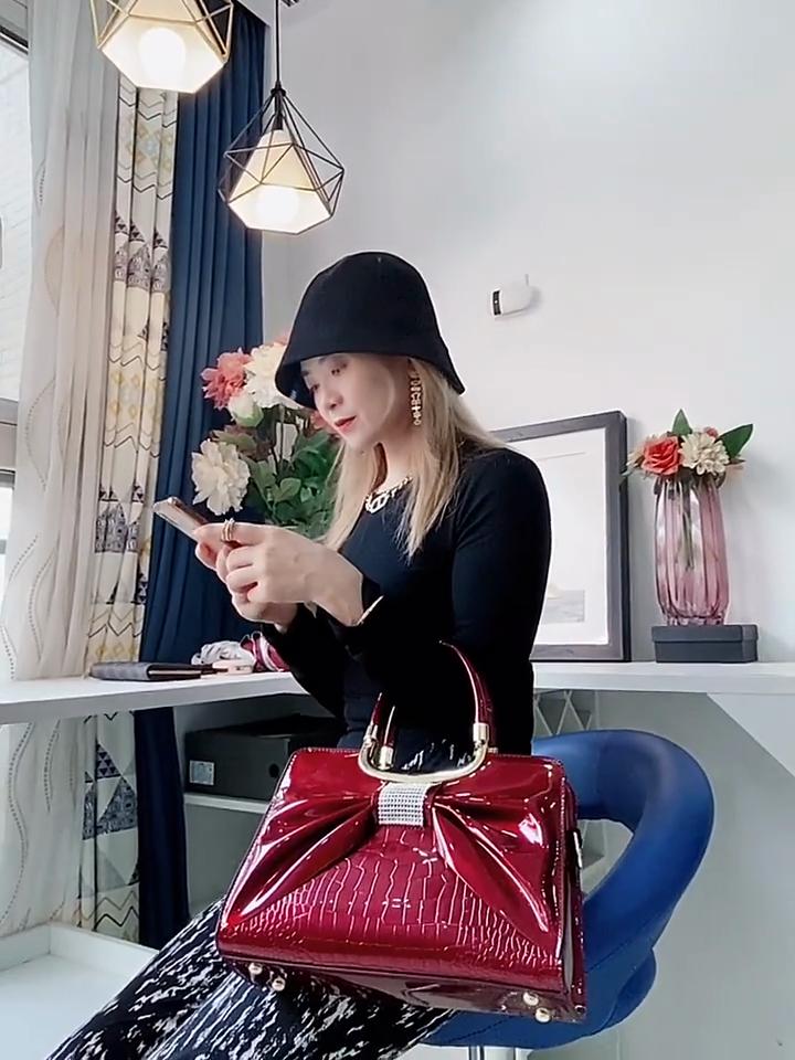 New Fashion Bowknot Diamond Handbag