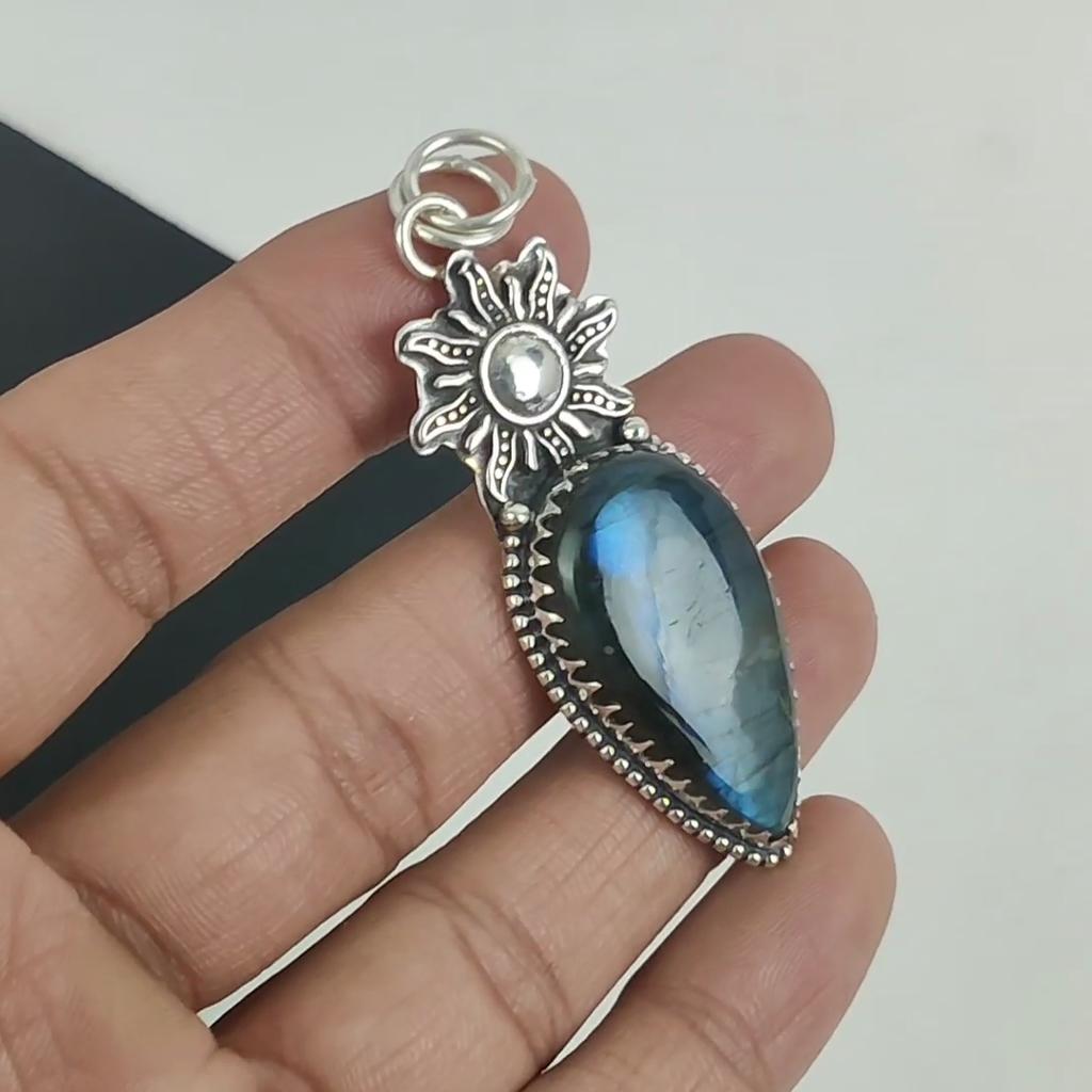 Natural Labradorite Gemstone Pendant 925 Sterling Silver- Handmade Design, Everyday Wear Jewelry, Unique Labradorite Pendant Mother's Day Gifts