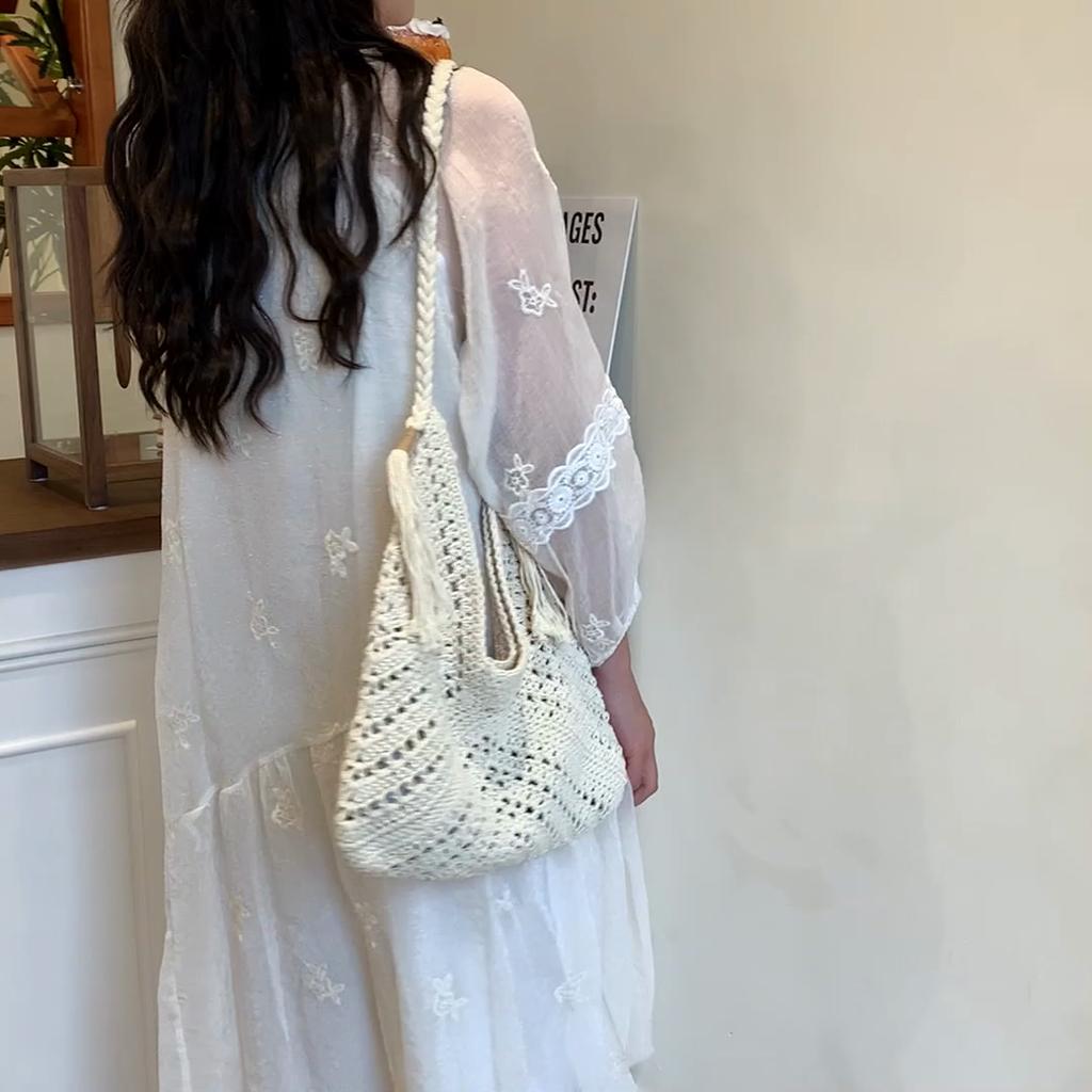 Woven Bag Women's Large Capacity Commuter Hollow Bag Beach Bag Tassel Shoulder Underarm Bag