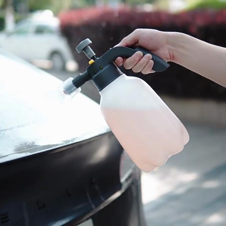 2L Large Capacity Foam Sprayer - Thickened High Pressure Spray Bottle for Car Wash, Cleaning, and Garden Watering