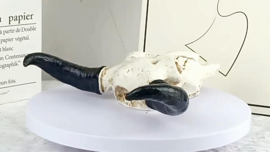 1pc, Resin Simulation 3D Ancient Animal Bones-Nordic Style Props Long Horn Cow Skull Head Sculpture Ornament Wall Hanging Artwork For Home Decor