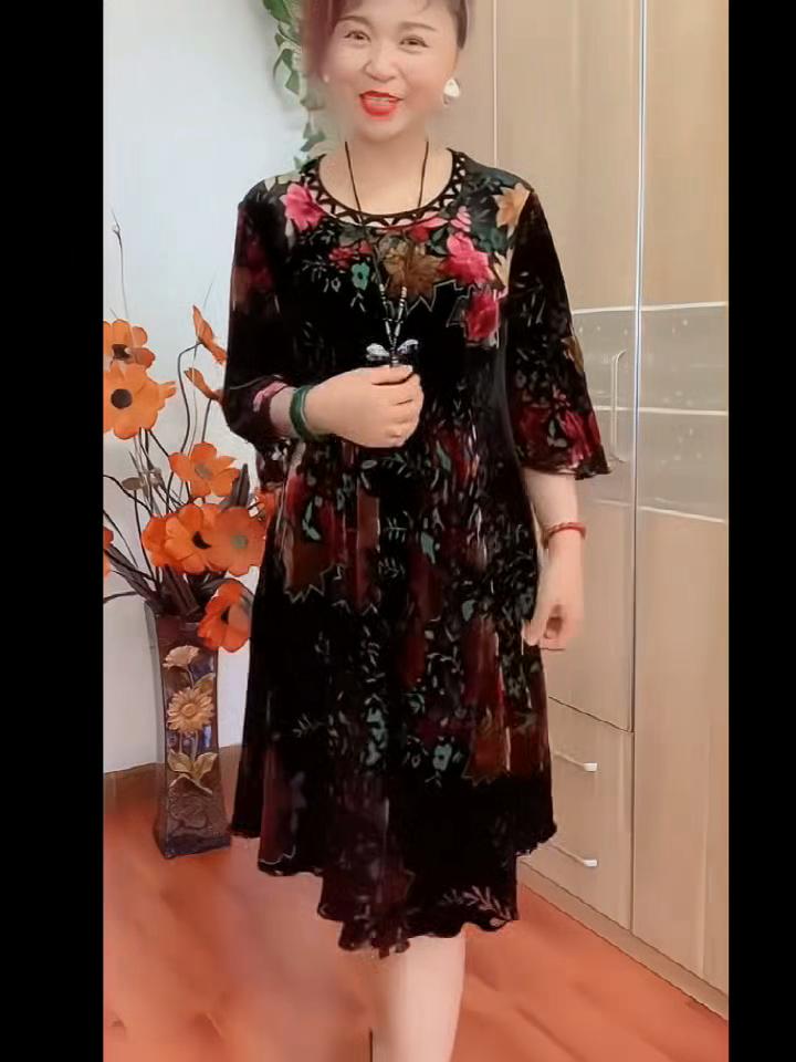 Autumn Vintage Women's Printed Plus-Size Velvet Dress Loose-Fit Round Neck Velvet Floral Casual Dress