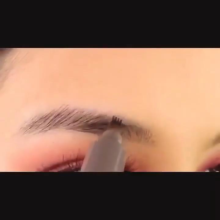 Matita per sopracciglia Tinta Penna per tatuaggio per sopracciglia liquida a 4 punte Cosmetico per penna per sopracciglia impermeabile per trucco in 5 colori